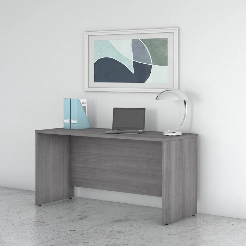 Bureau crédence de 60" avec gestion des câbles et panneau de modestie
