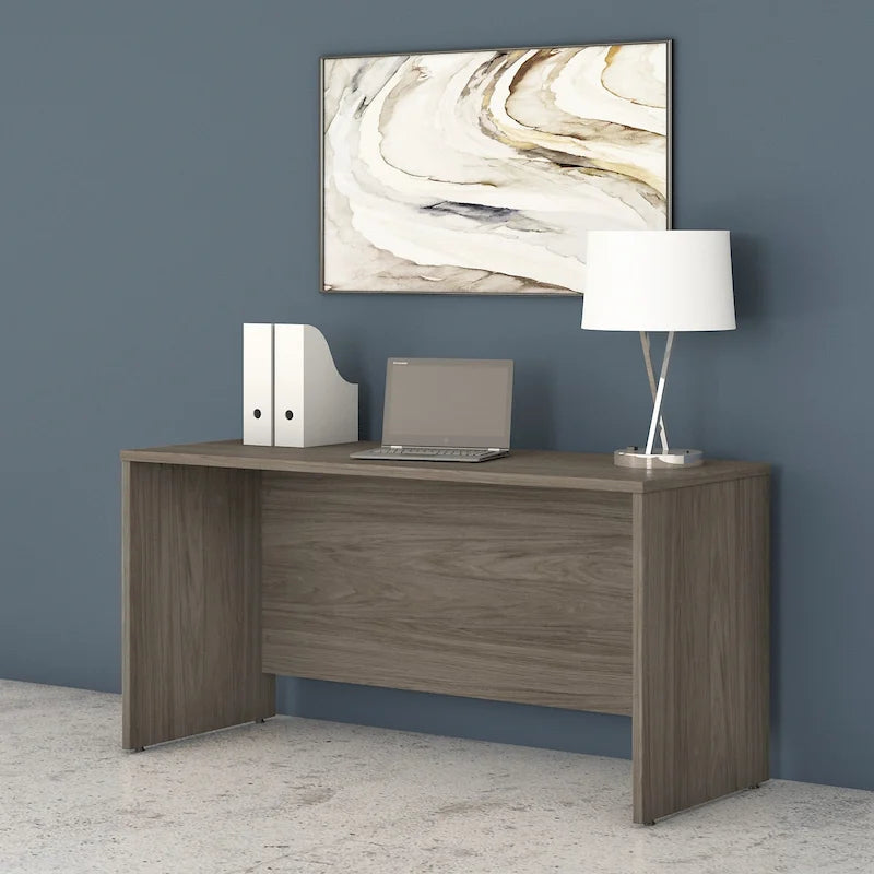 Bureau crédence de 60" avec gestion des câbles et panneau de modestie