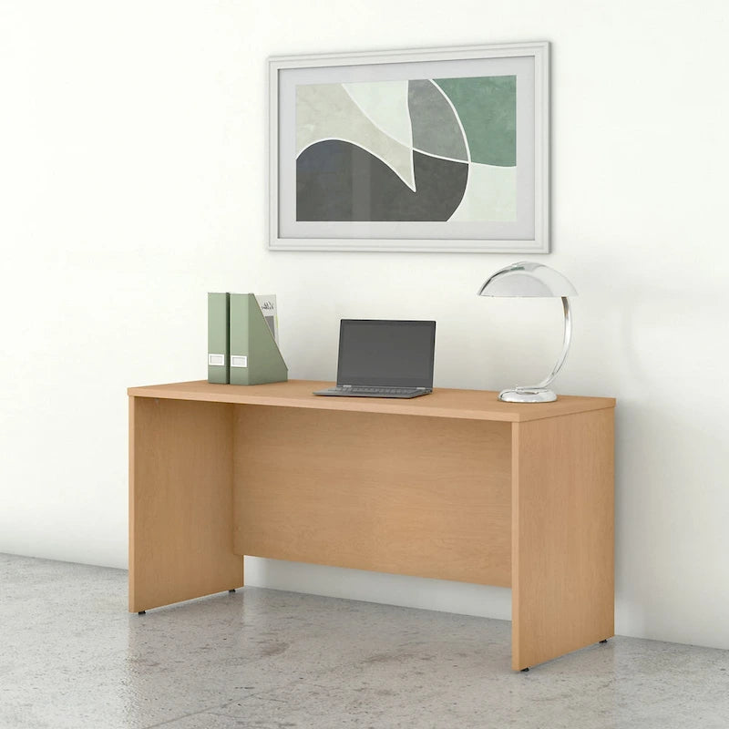 Escritorio credenza de 60" con gestión de cables y panel frontal